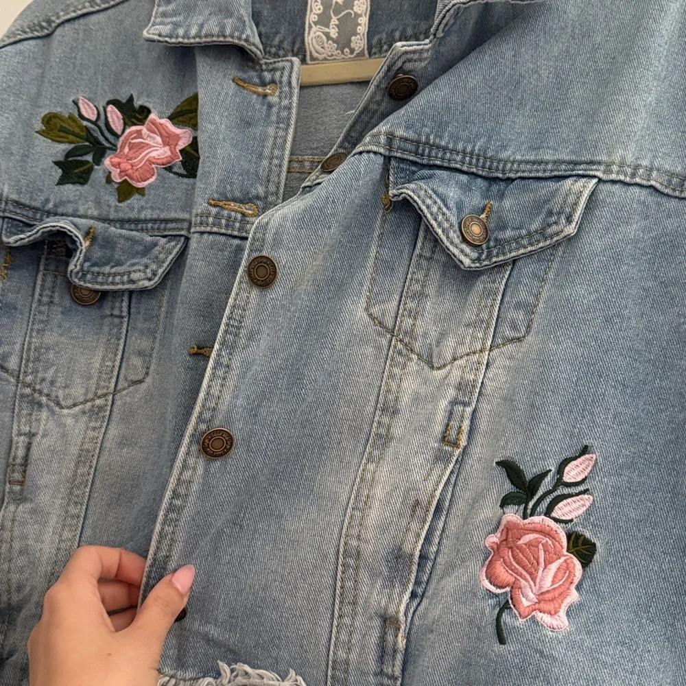 Denim Jacket XS Floral Rose oversized Embroidered - Picture 2 of 3